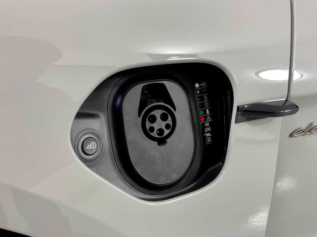 2025 Porsche Taycan Turbo