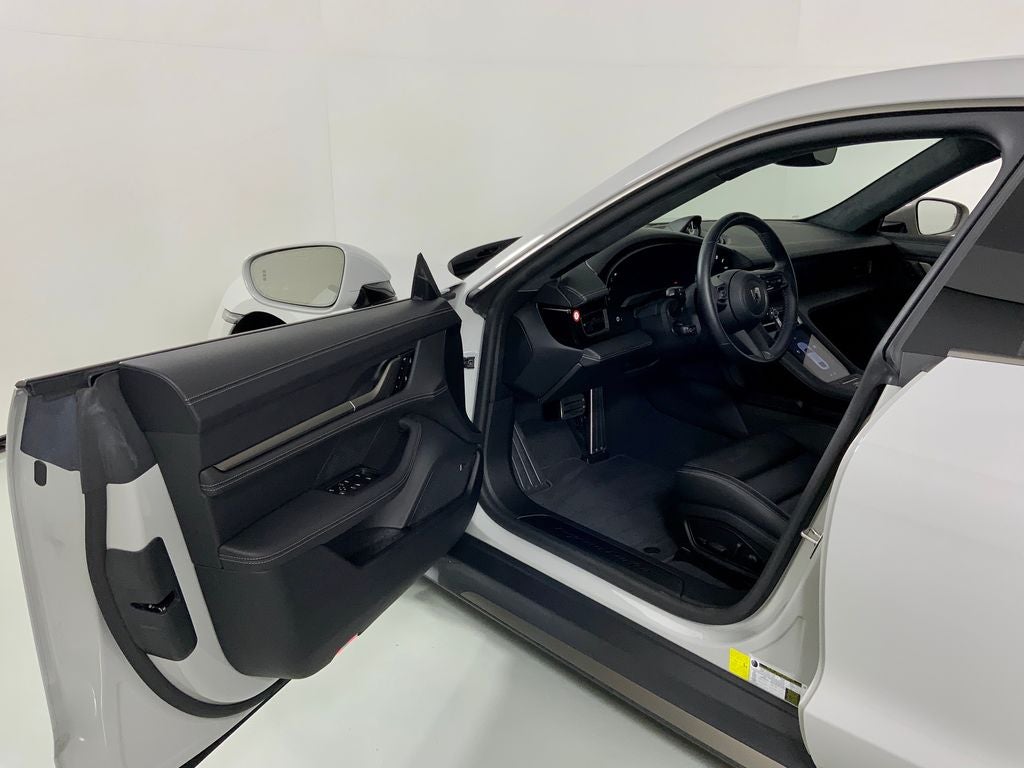 2025 Porsche Taycan Turbo