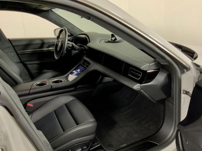 2025 Porsche Taycan Turbo