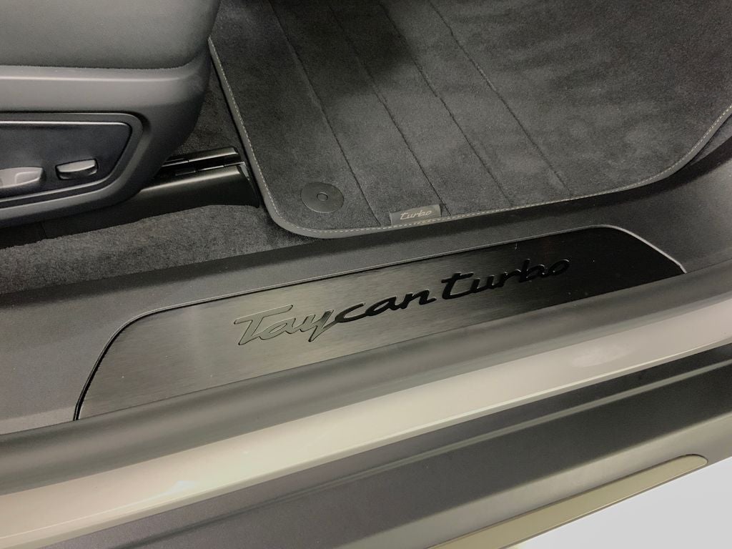 2025 Porsche Taycan Turbo