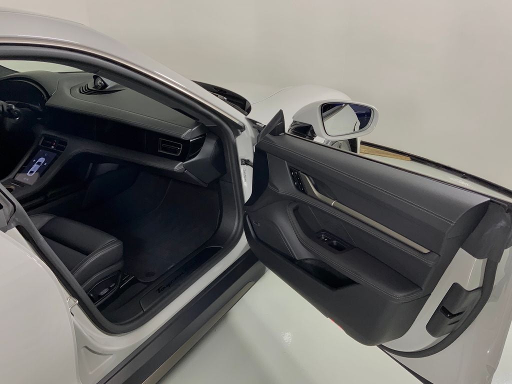 2025 Porsche Taycan Turbo