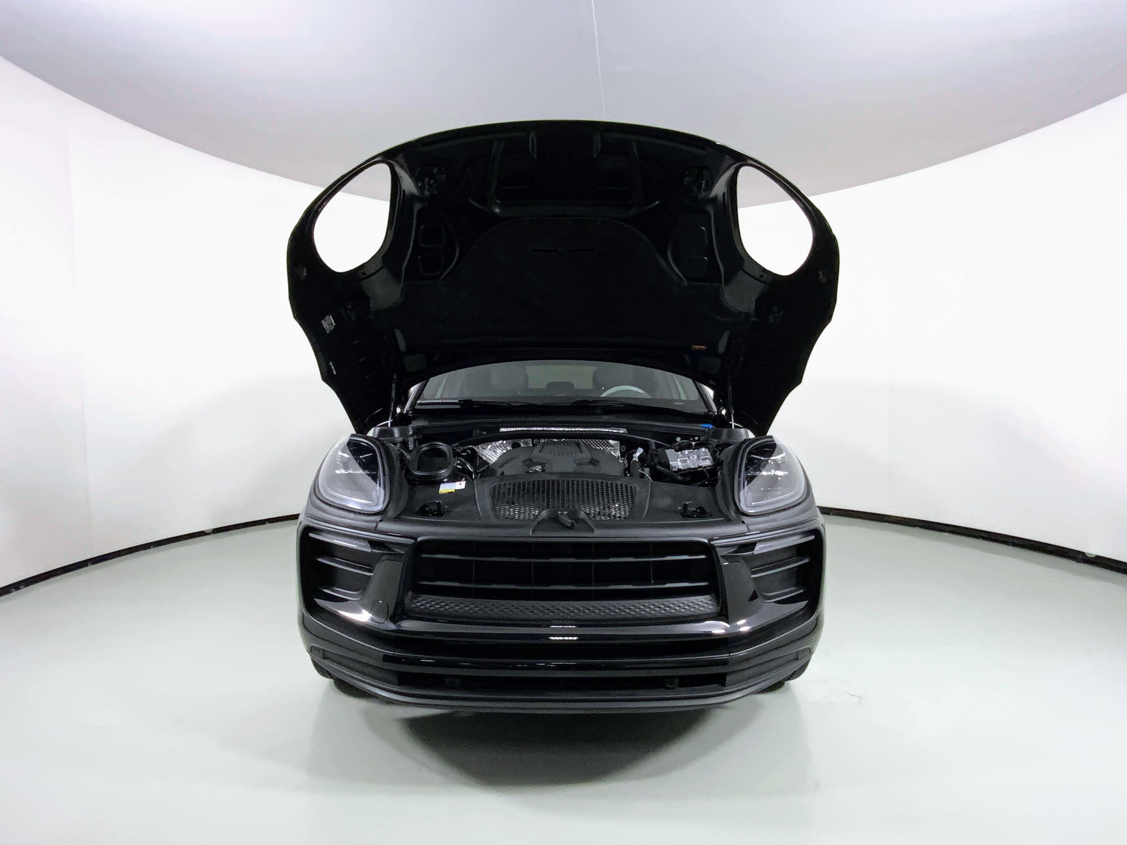 2022 Porsche Macan AWD