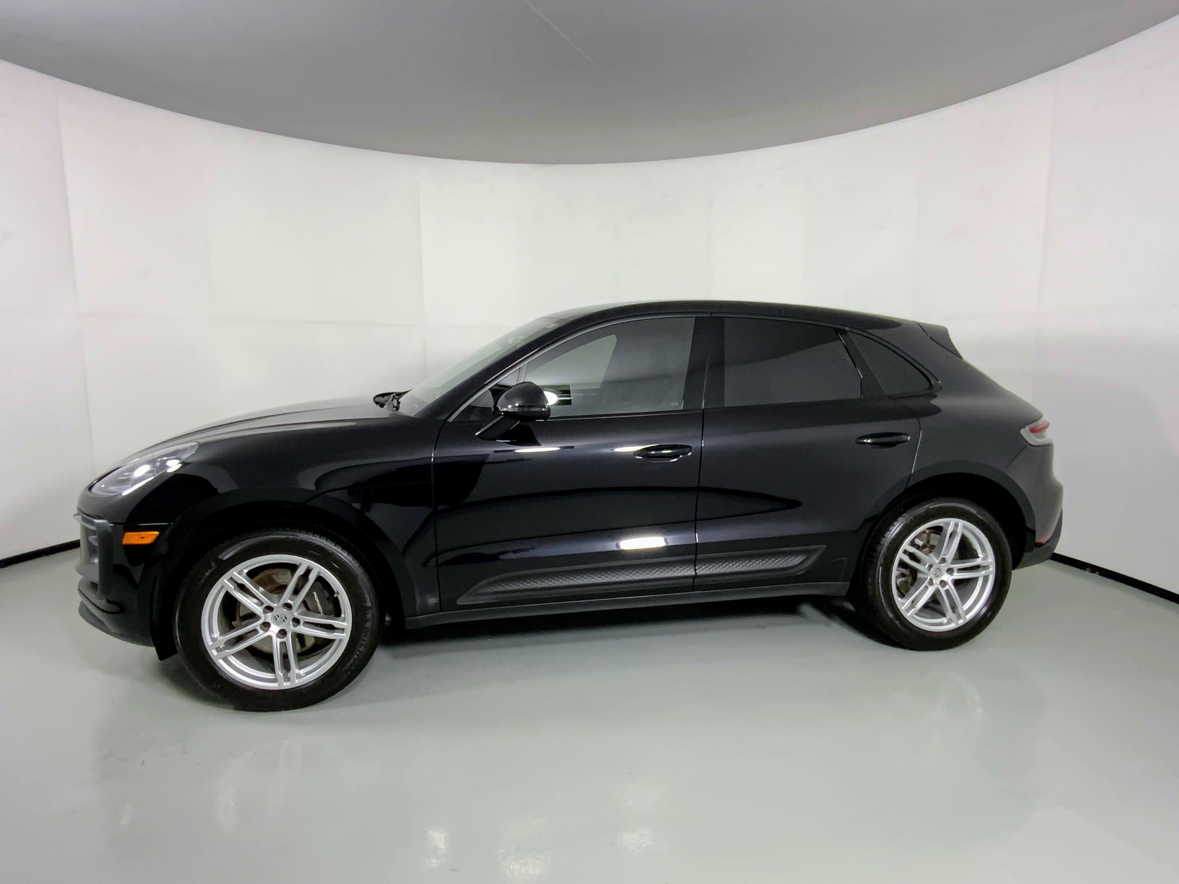 2022 Porsche Macan AWD