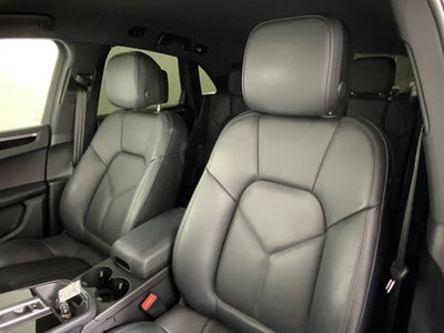 2022 Porsche Macan AWD