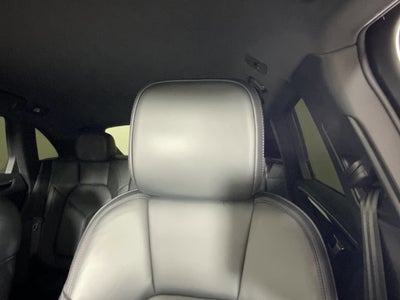 2022 Porsche Macan AWD