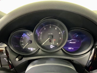 2022 Porsche Macan AWD