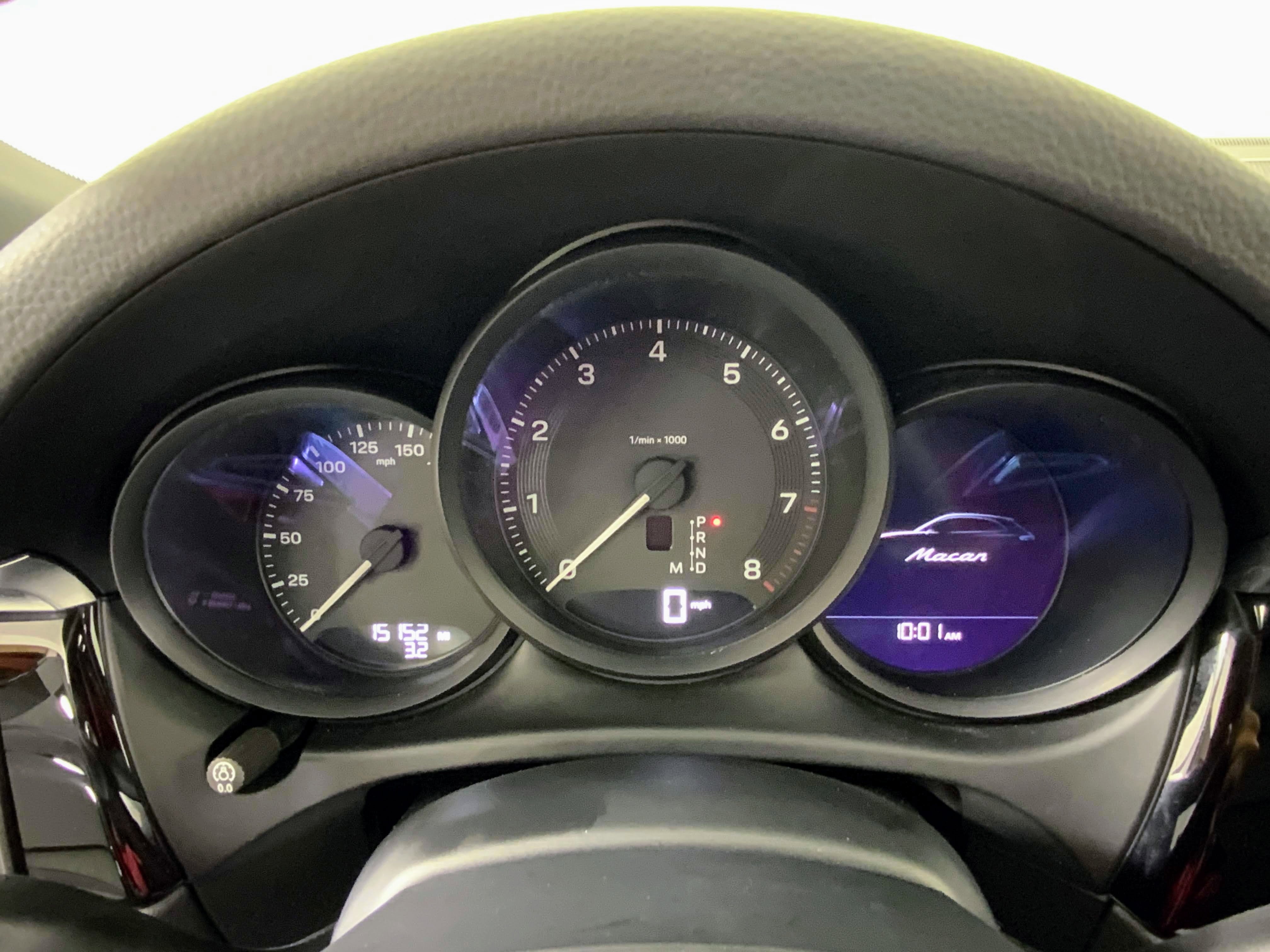 2022 Porsche Macan AWD