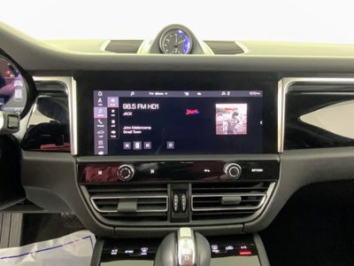 2022 Porsche Macan AWD