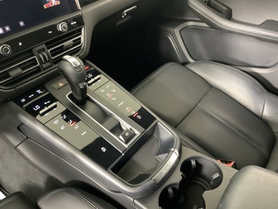 2022 Porsche Macan AWD