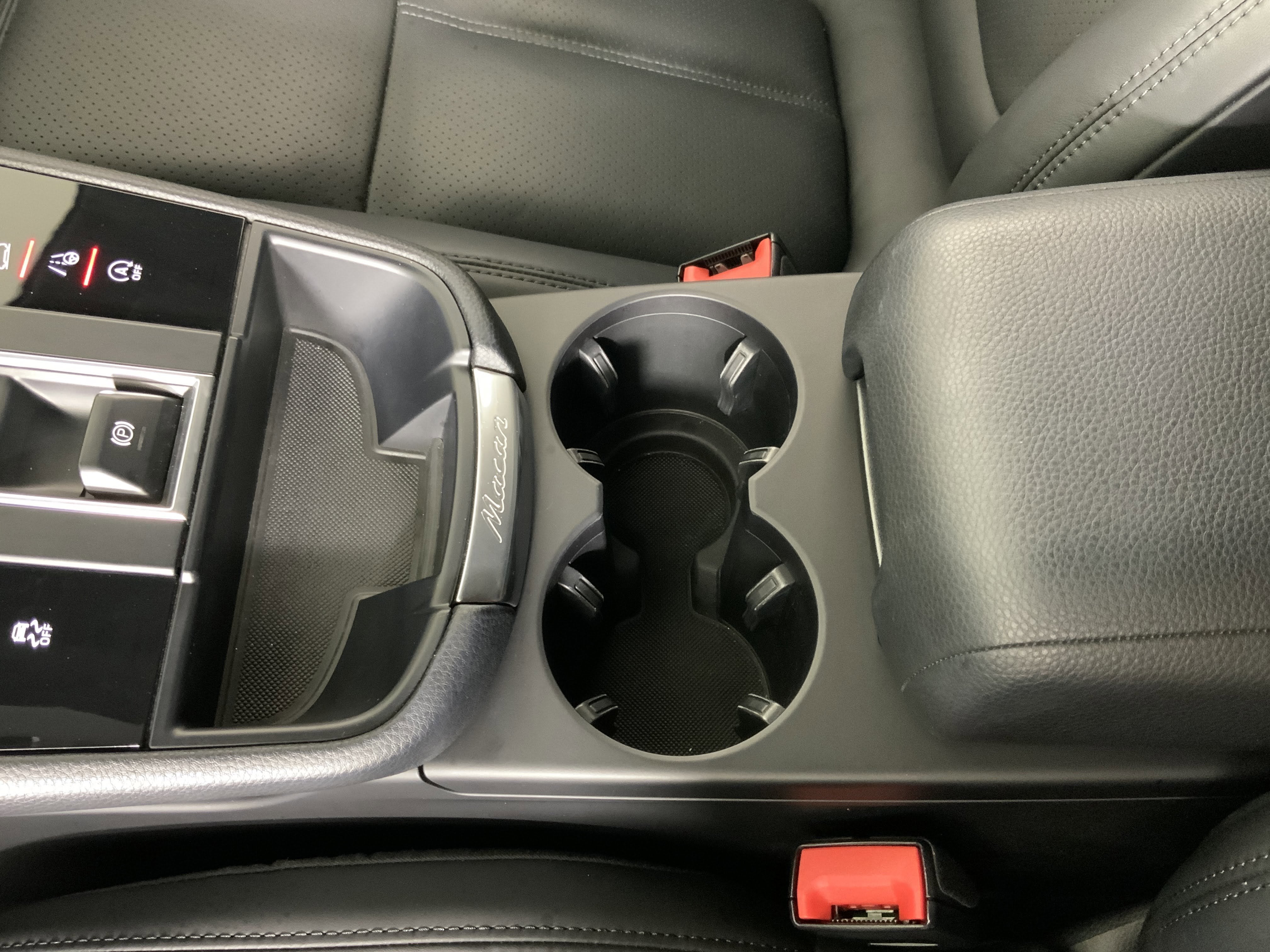 2022 Porsche Macan AWD