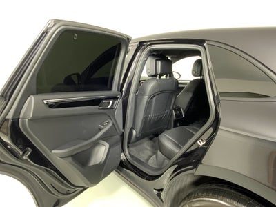 2022 Porsche Macan AWD