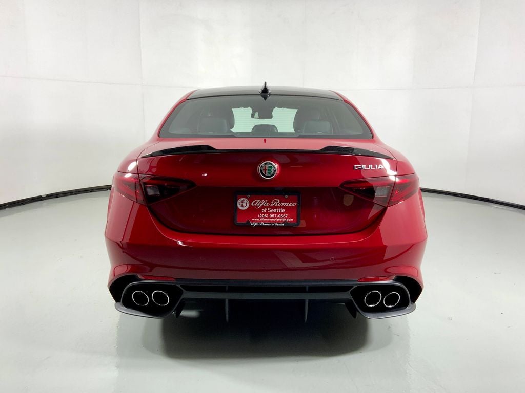 2022 Alfa Romeo Giulia Quadrifoglio