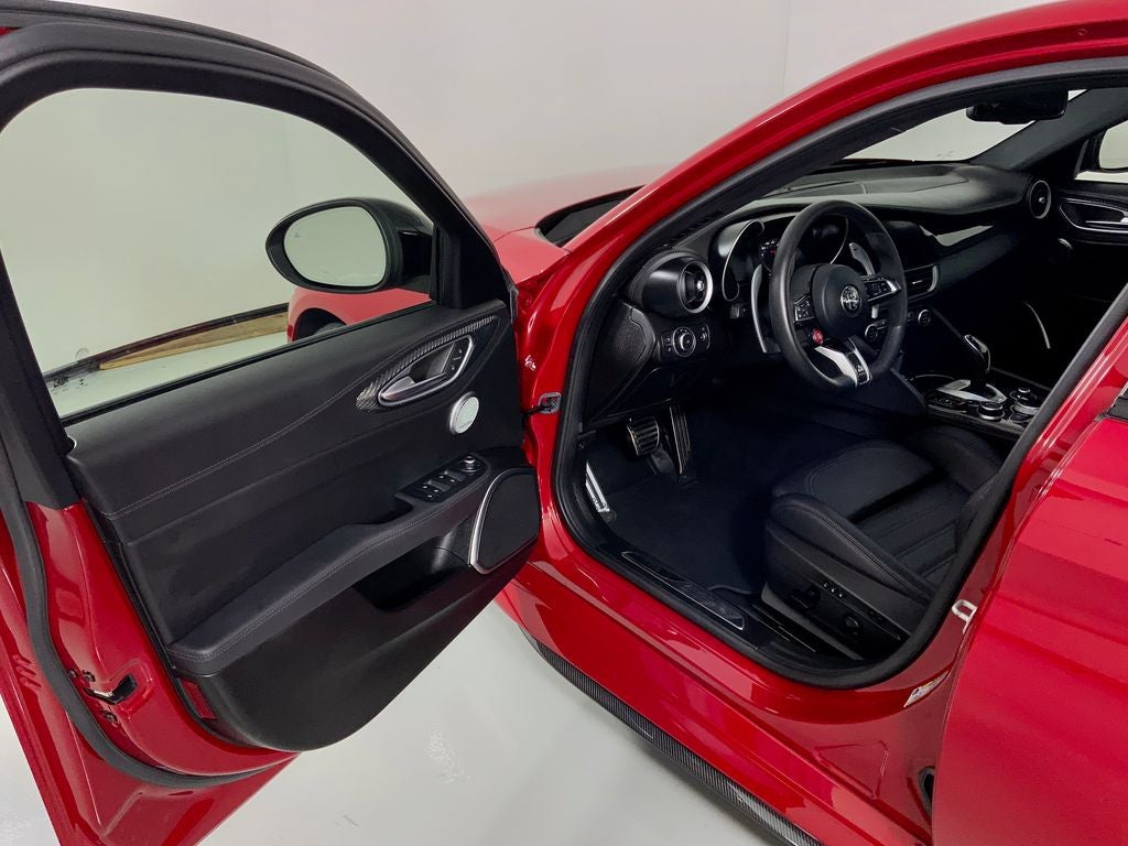 2022 Alfa Romeo Giulia Quadrifoglio