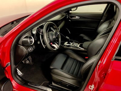 2022 Alfa Romeo Giulia Quadrifoglio