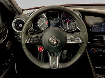 2022 Alfa Romeo Giulia Quadrifoglio