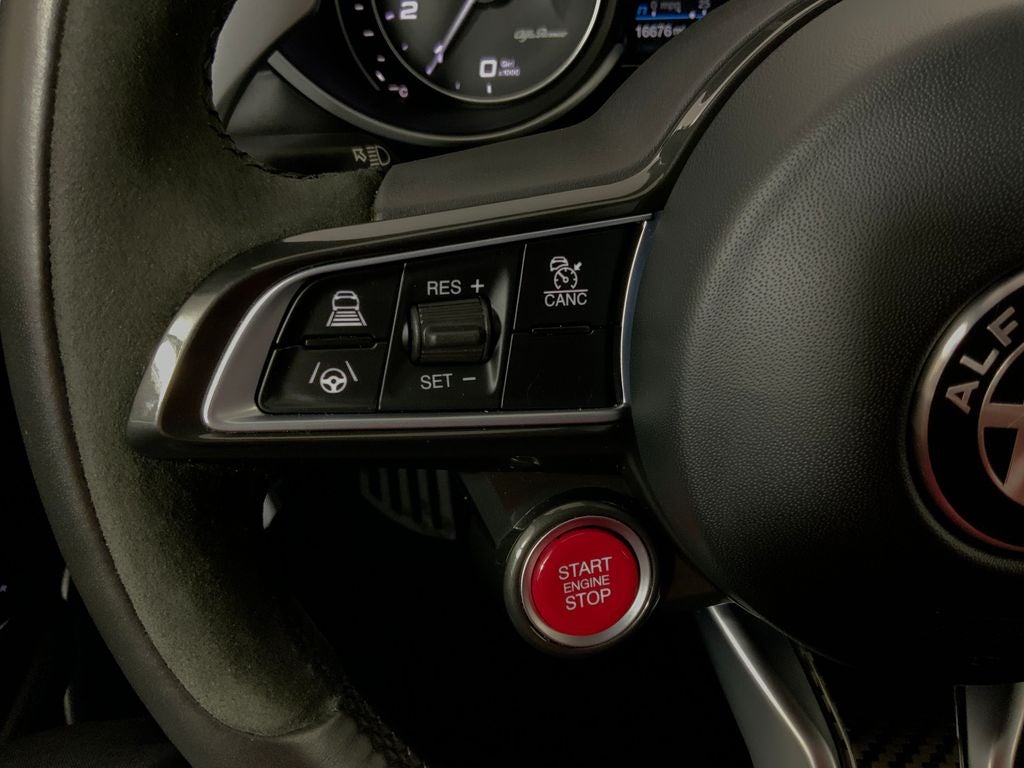 2022 Alfa Romeo Giulia Quadrifoglio