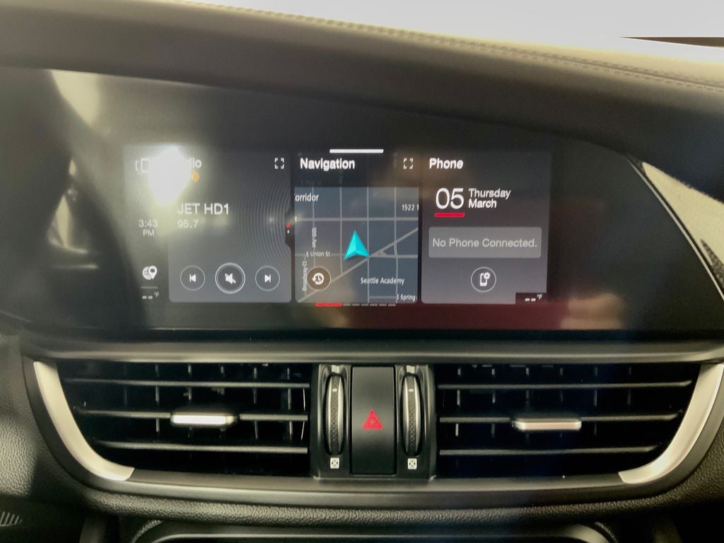 2022 Alfa Romeo Giulia Quadrifoglio