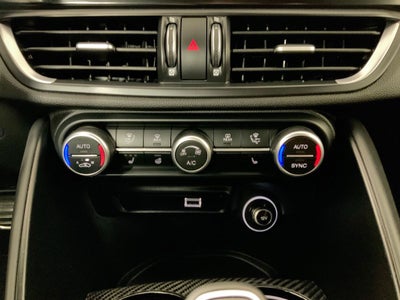 2022 Alfa Romeo Giulia Quadrifoglio