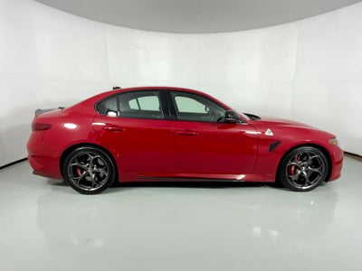2022 Alfa Romeo Giulia Quadrifoglio