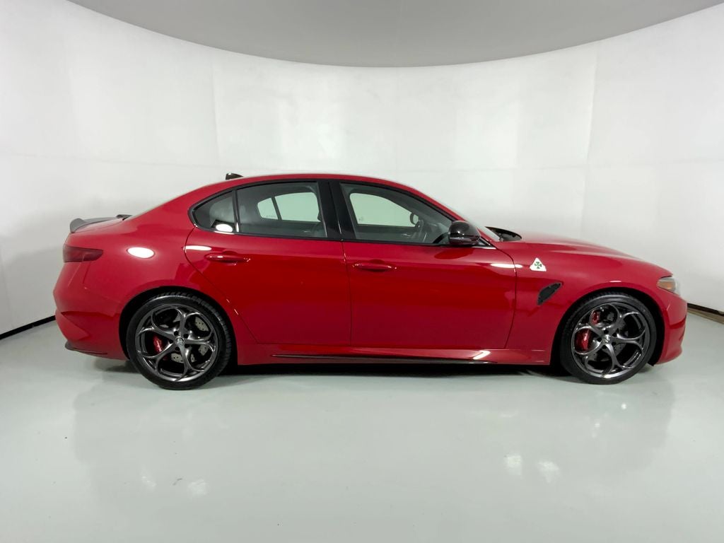 2022 Alfa Romeo Giulia Quadrifoglio