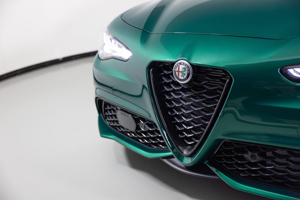 2025 Alfa Romeo Giulia Intensa