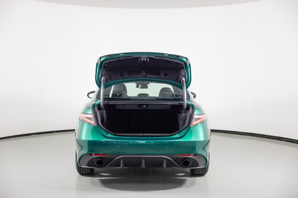 2025 Alfa Romeo Giulia Intensa