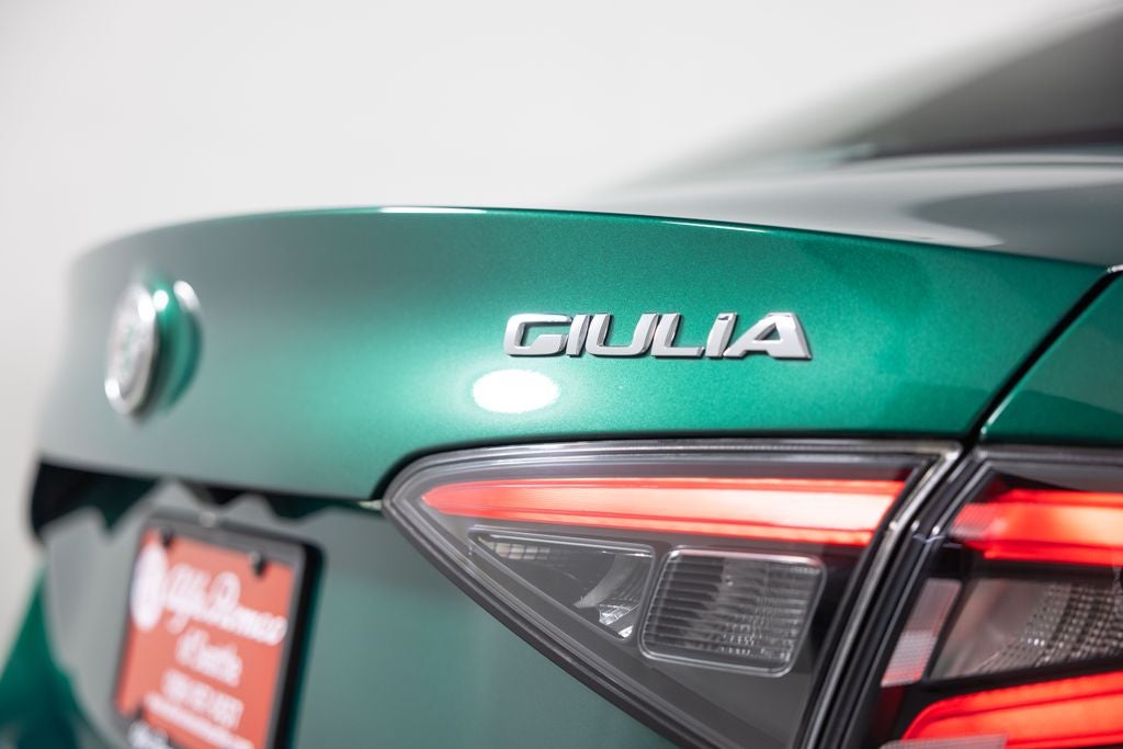 2025 Alfa Romeo Giulia Intensa
