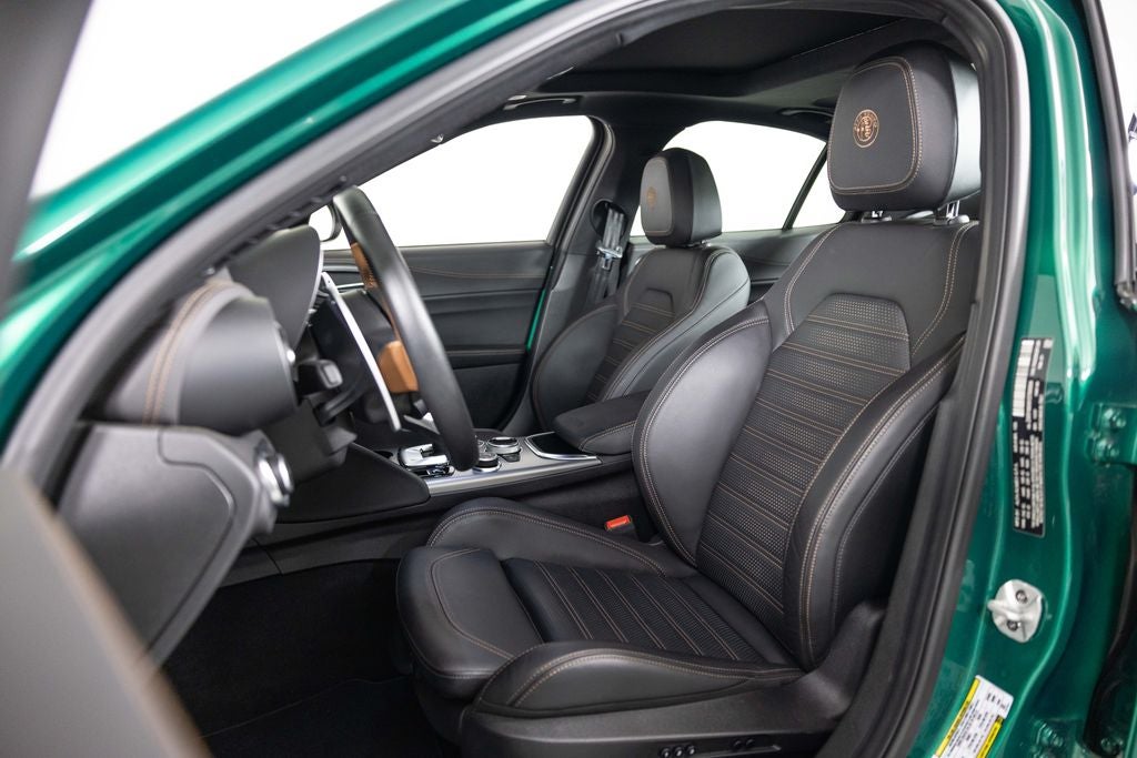 2025 Alfa Romeo Giulia Intensa