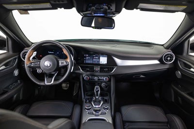 2025 Alfa Romeo Giulia Intensa