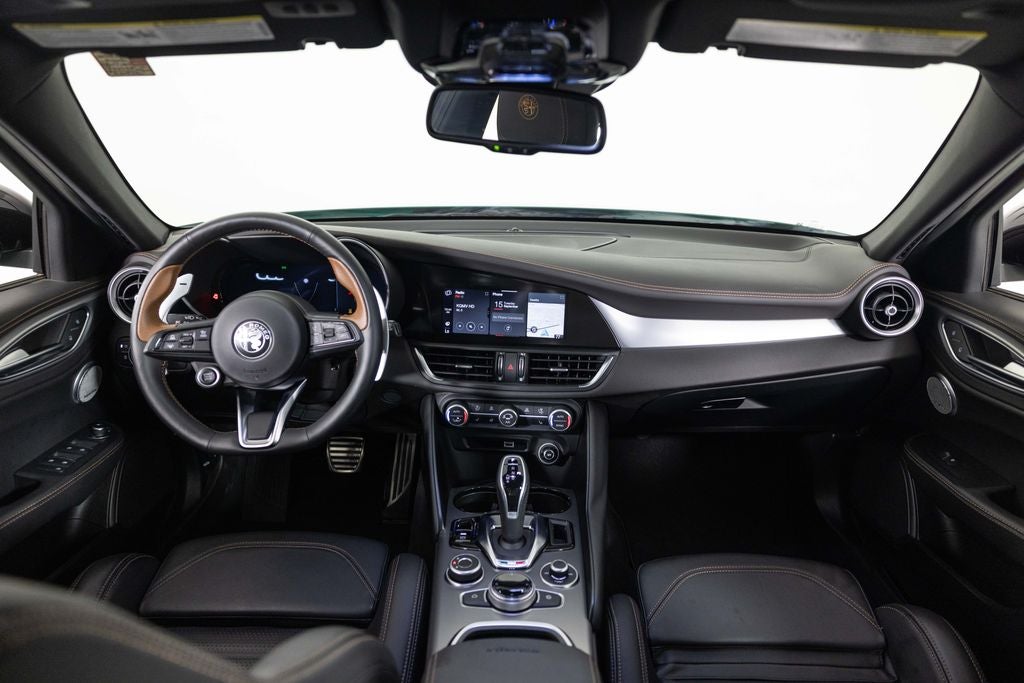 2025 Alfa Romeo Giulia Intensa