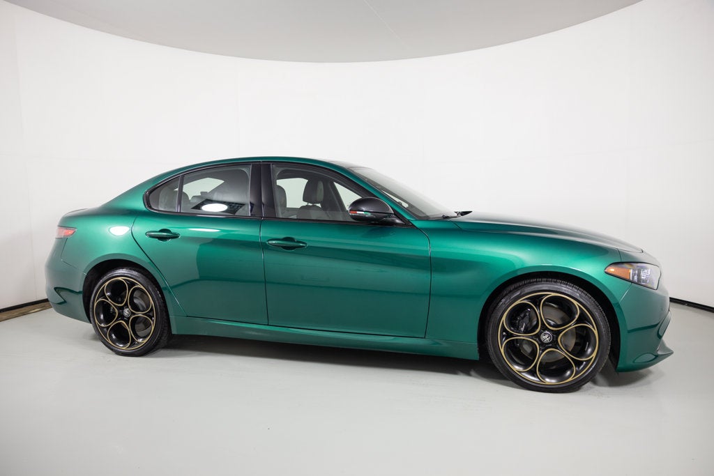 2025 Alfa Romeo Giulia Intensa