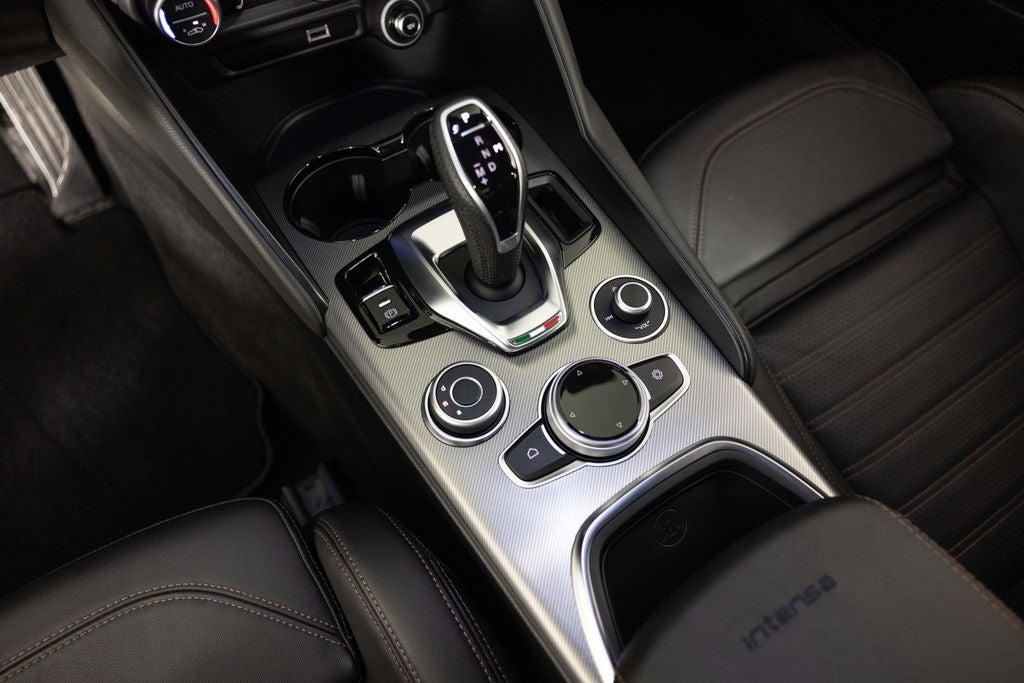 2025 Alfa Romeo Giulia Intensa