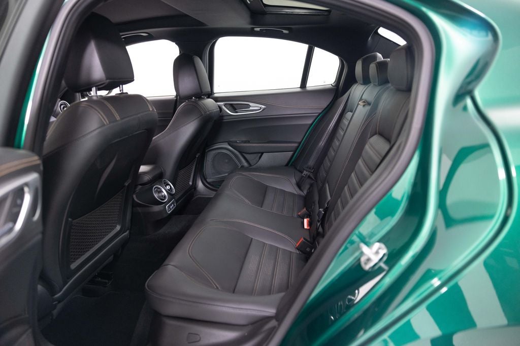2025 Alfa Romeo Giulia Intensa