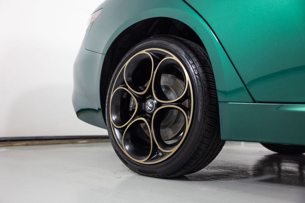 2025 Alfa Romeo Giulia Intensa