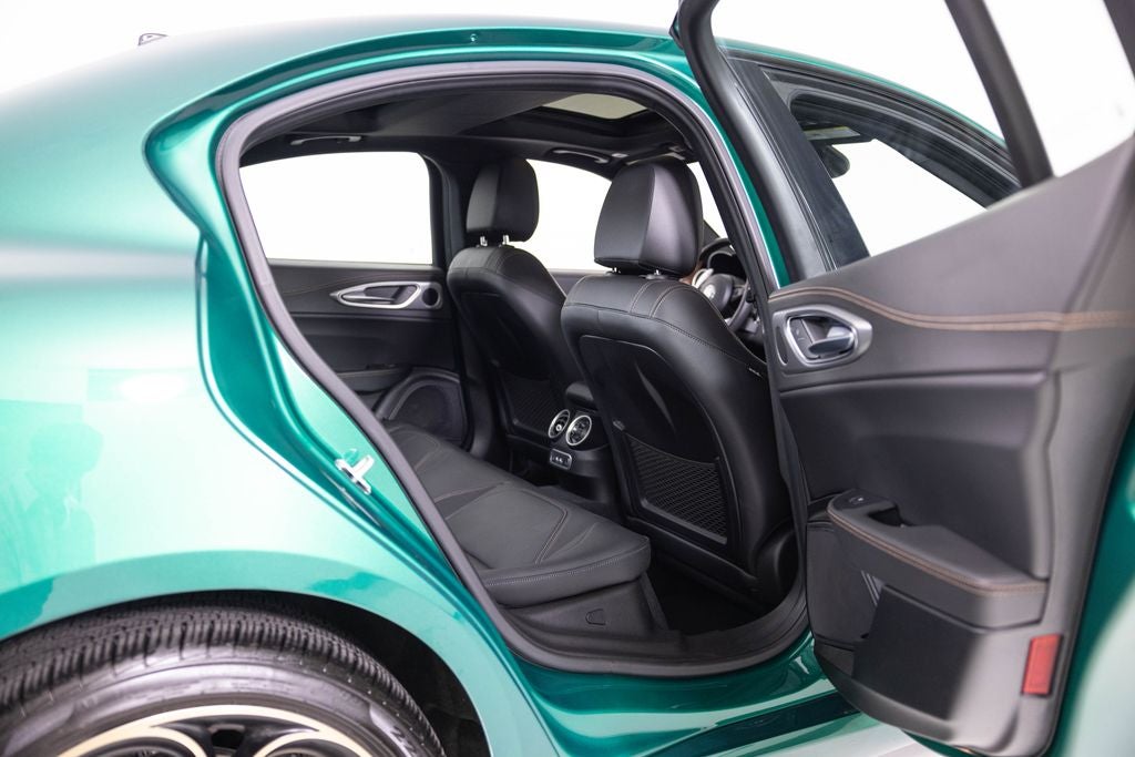 2025 Alfa Romeo Giulia Intensa