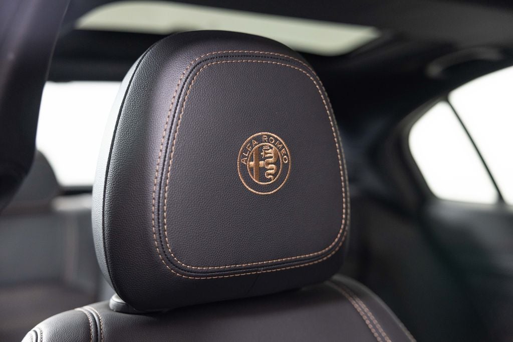2025 Alfa Romeo Giulia Intensa