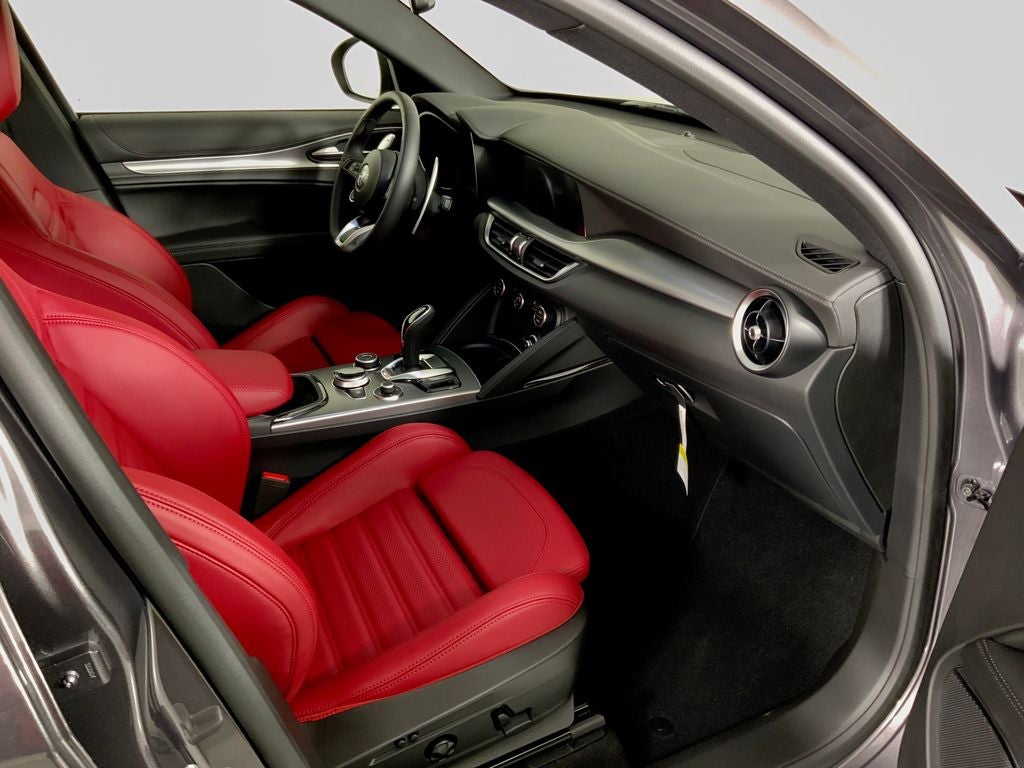 2025 Alfa Romeo Stelvio AWD