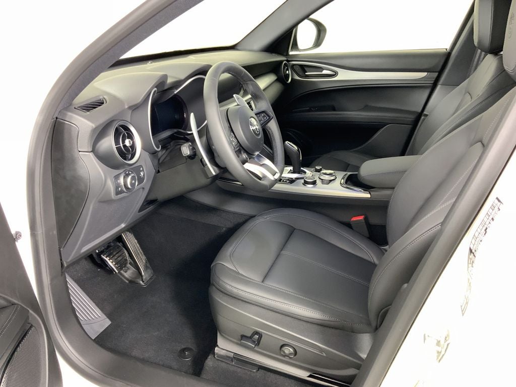 2025 Alfa Romeo Stelvio AWD