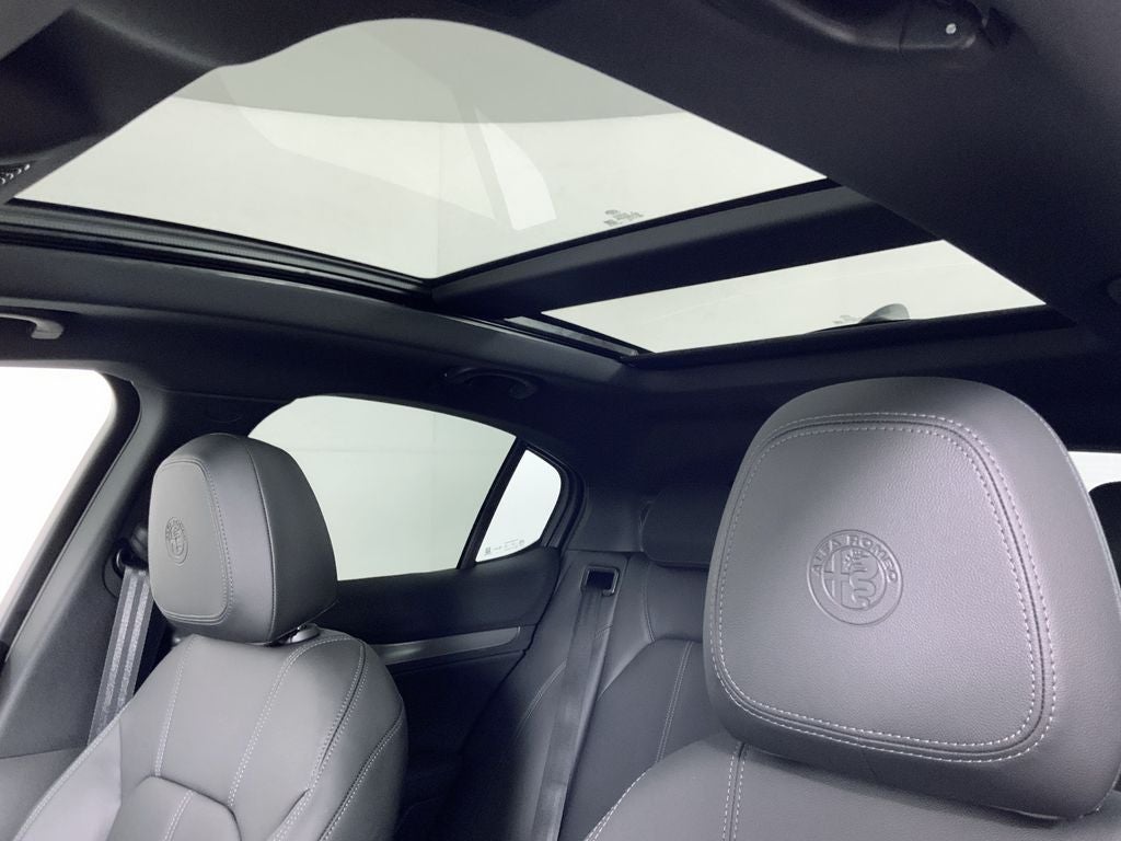 2025 Alfa Romeo Stelvio AWD