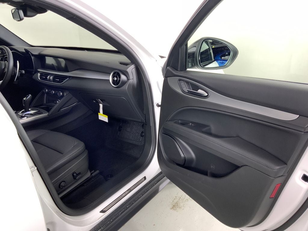 2025 Alfa Romeo Stelvio AWD