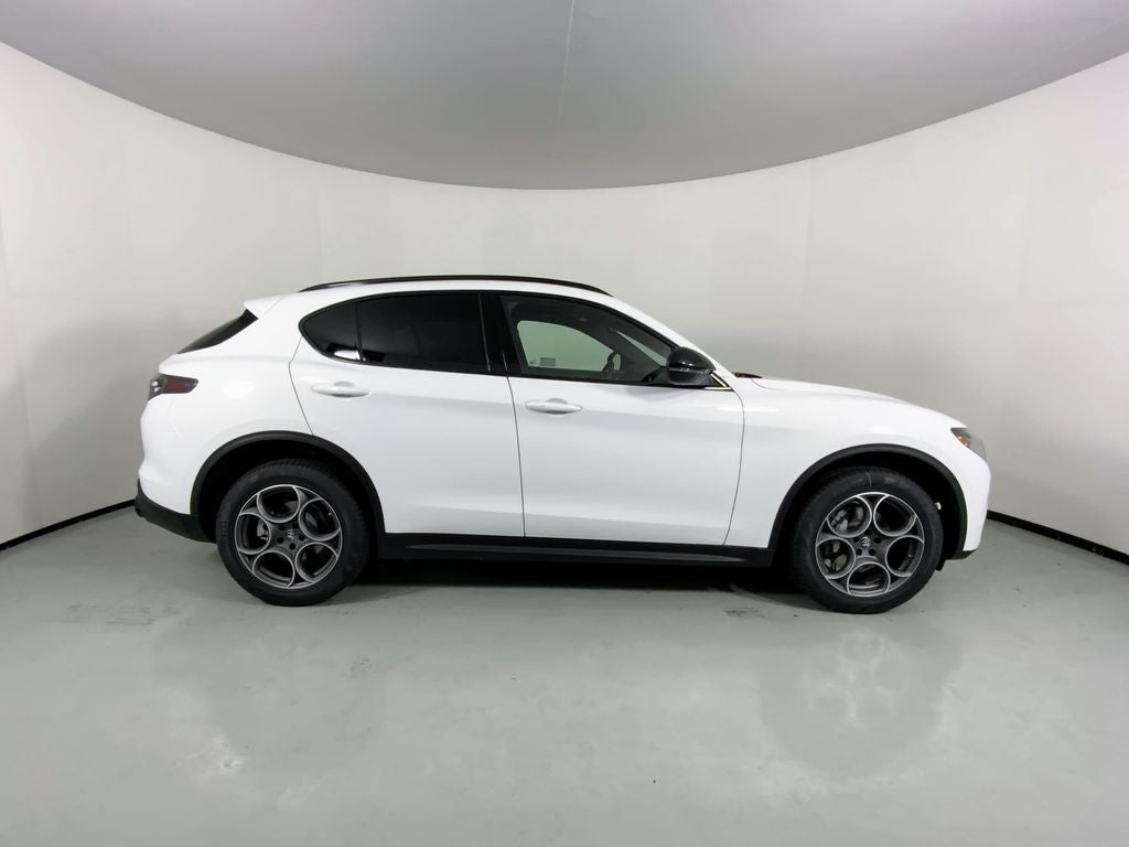 2025 Alfa Romeo Stelvio AWD