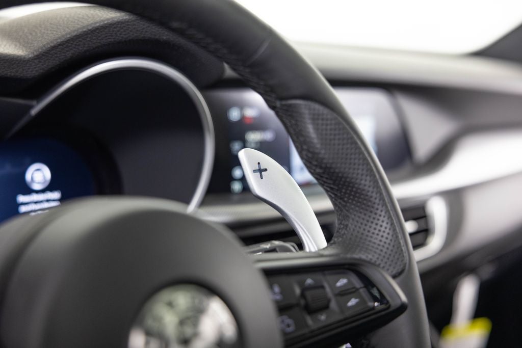2025 Alfa Romeo Stelvio Ti