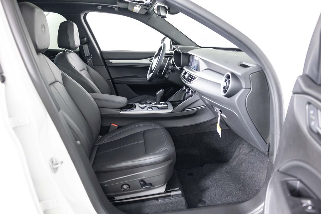 2025 Alfa Romeo Stelvio Ti