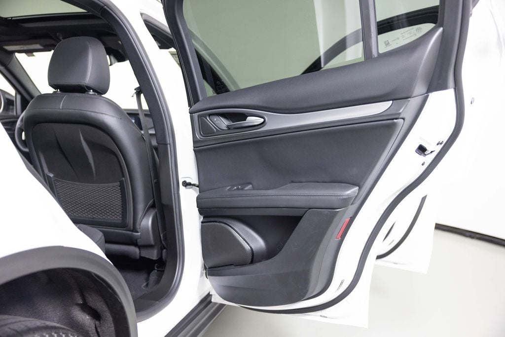 2025 Alfa Romeo Stelvio Ti