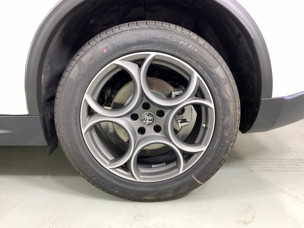 2025 Alfa Romeo Stelvio AWD