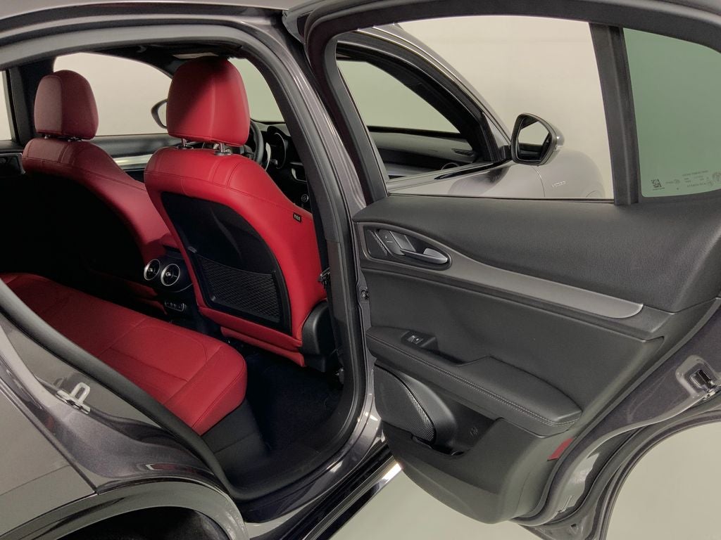 2025 Alfa Romeo Stelvio AWD