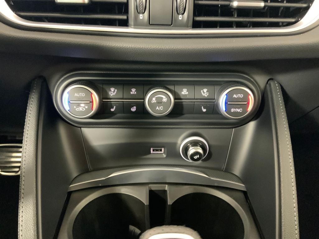 2025 Alfa Romeo Stelvio AWD