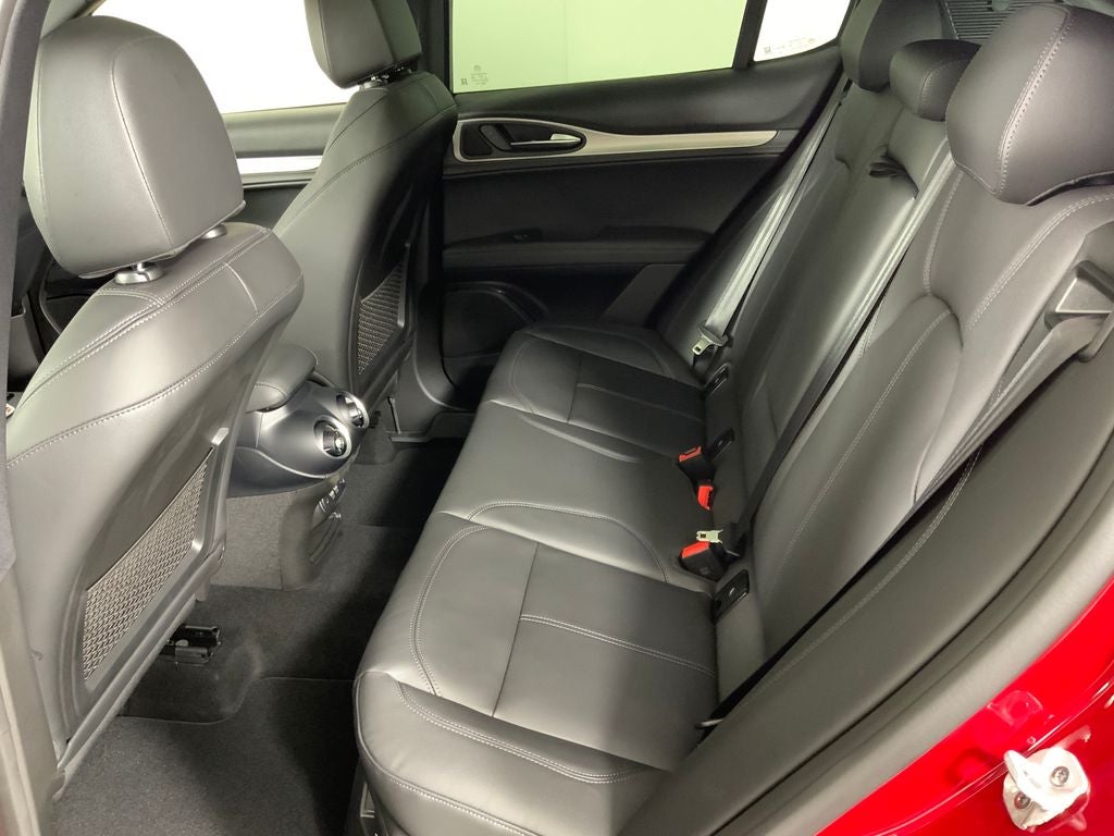 2025 Alfa Romeo Stelvio AWD