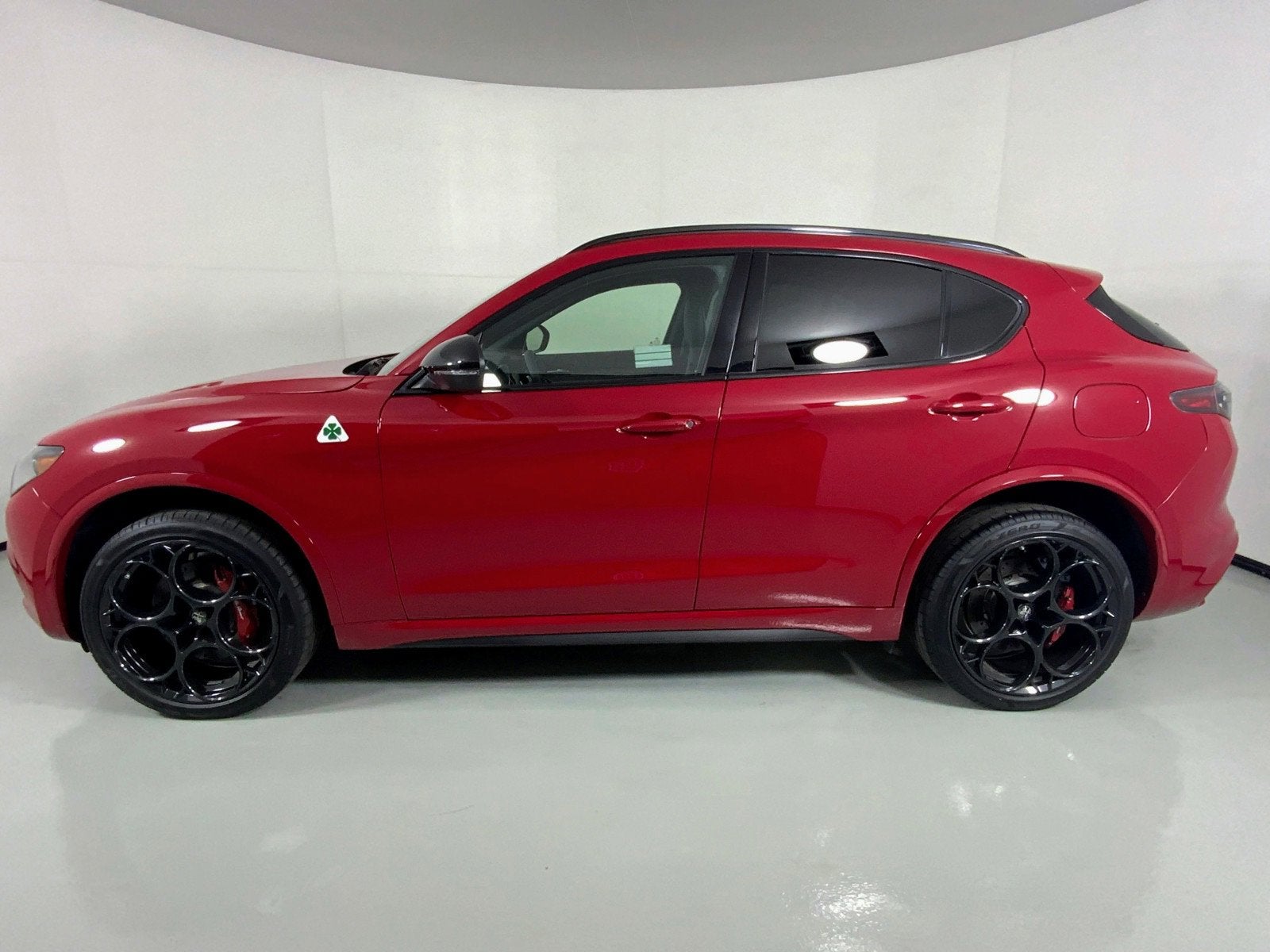 2024 Alfa Romeo Stelvio Quadrifoglio