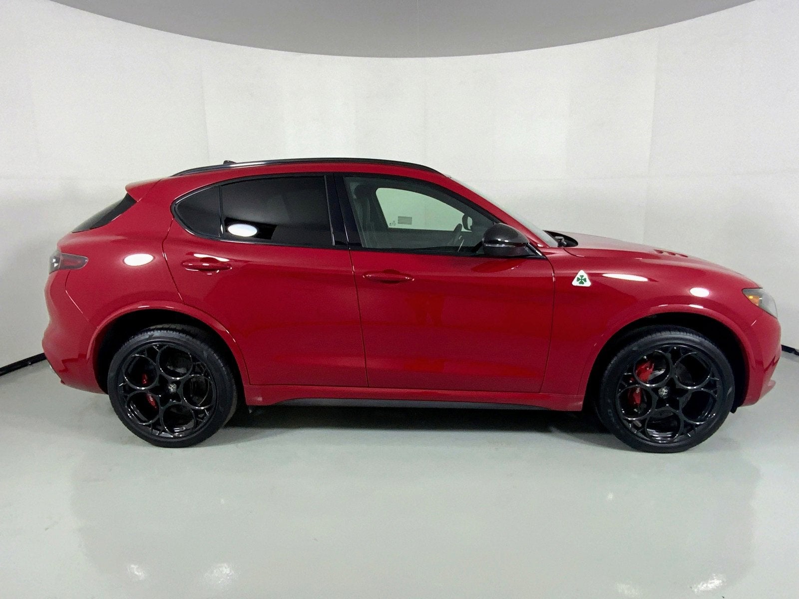 2024 Alfa Romeo Stelvio Quadrifoglio